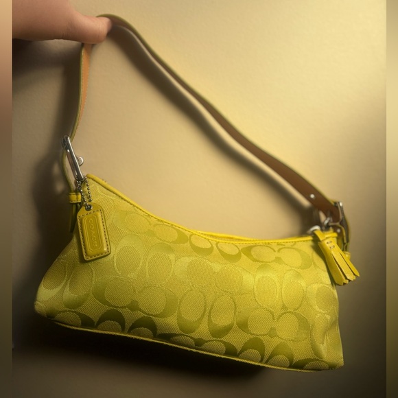 💛💚COACH 6371 Y2K Lime East-West Hampton Signature Demi Soho Baguette💚💛 - Picture 14 of 16
